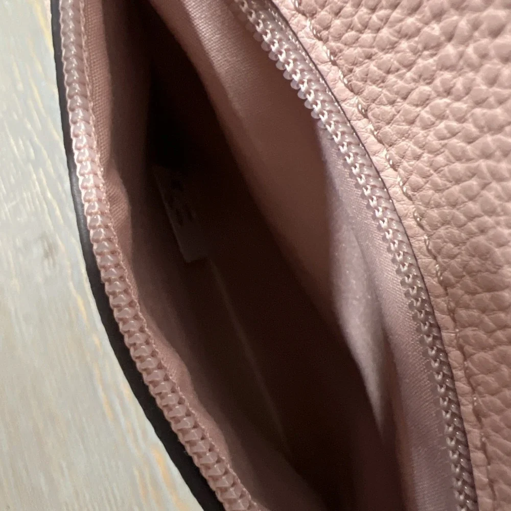 Liz Claiborne Large Light Pink  Faux‎ Leather Tote Purse Excellent Condition